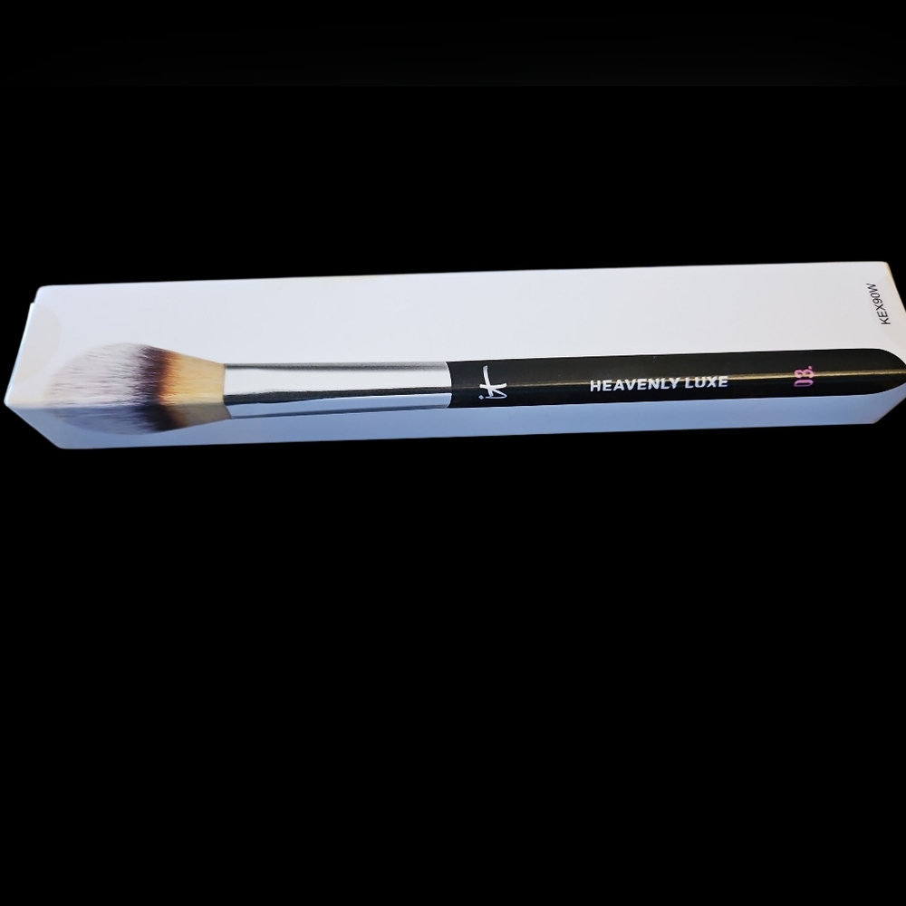 Heavenly Luxe Cream Blush Makeup Brush by IT Cosmetics